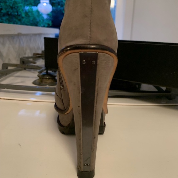 Brian Atwood grey booties with platform - Picture 4 of 8